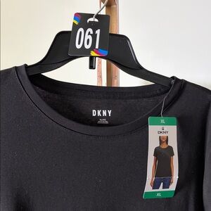 DKNY Black T Shirt Short Sleeves